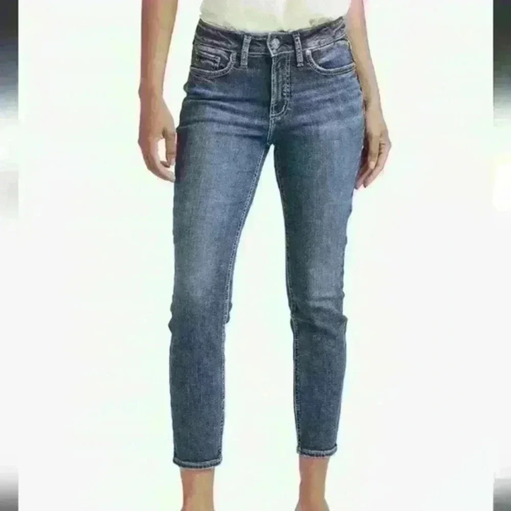 Silver Jeans Suki Capri Cropped Jeans